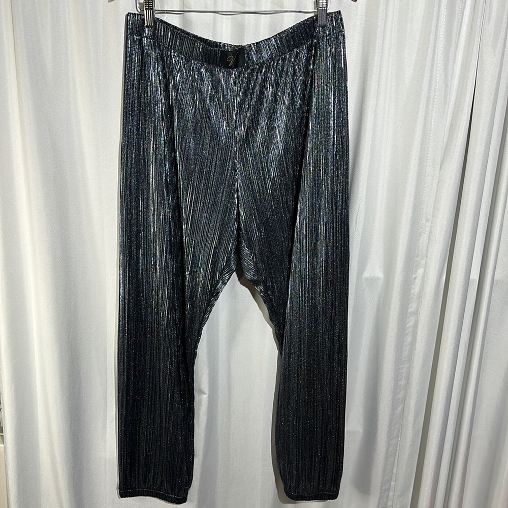Elegant Black Pleated Women's Pants